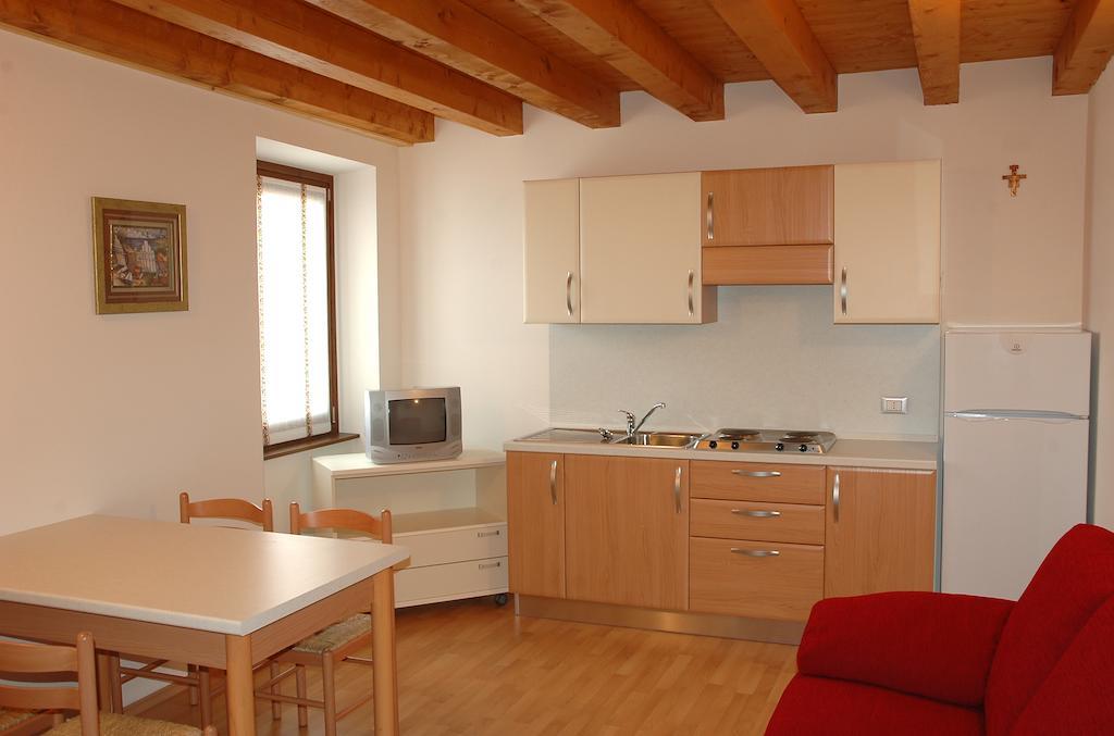 Agriturismo Al Tralcio Valeggio sul Mincio Room photo